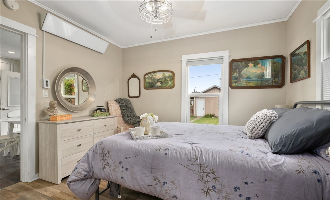 Image of bedroom with indoor infrared heaters examples on the ceiling